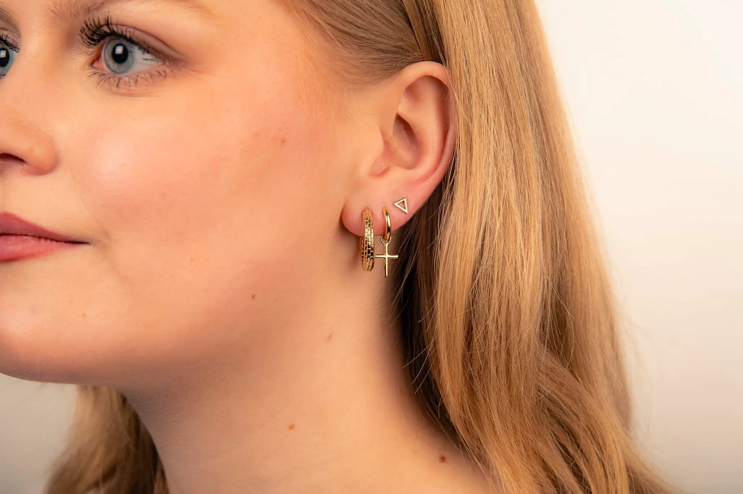Jwls4u Goldtone Hoop Earrings For Women With Chic Profile Motif 925 Silver by Jwls4u