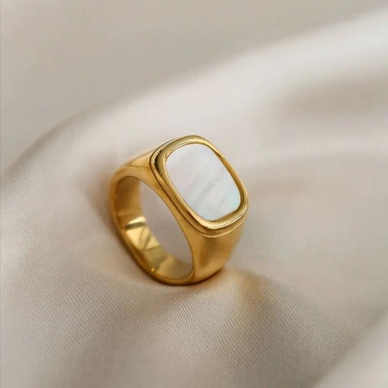 WOMEN'S RING • new collection FIFTH AVE Shell BYMANYC ® New York by BYMANYC ® New York