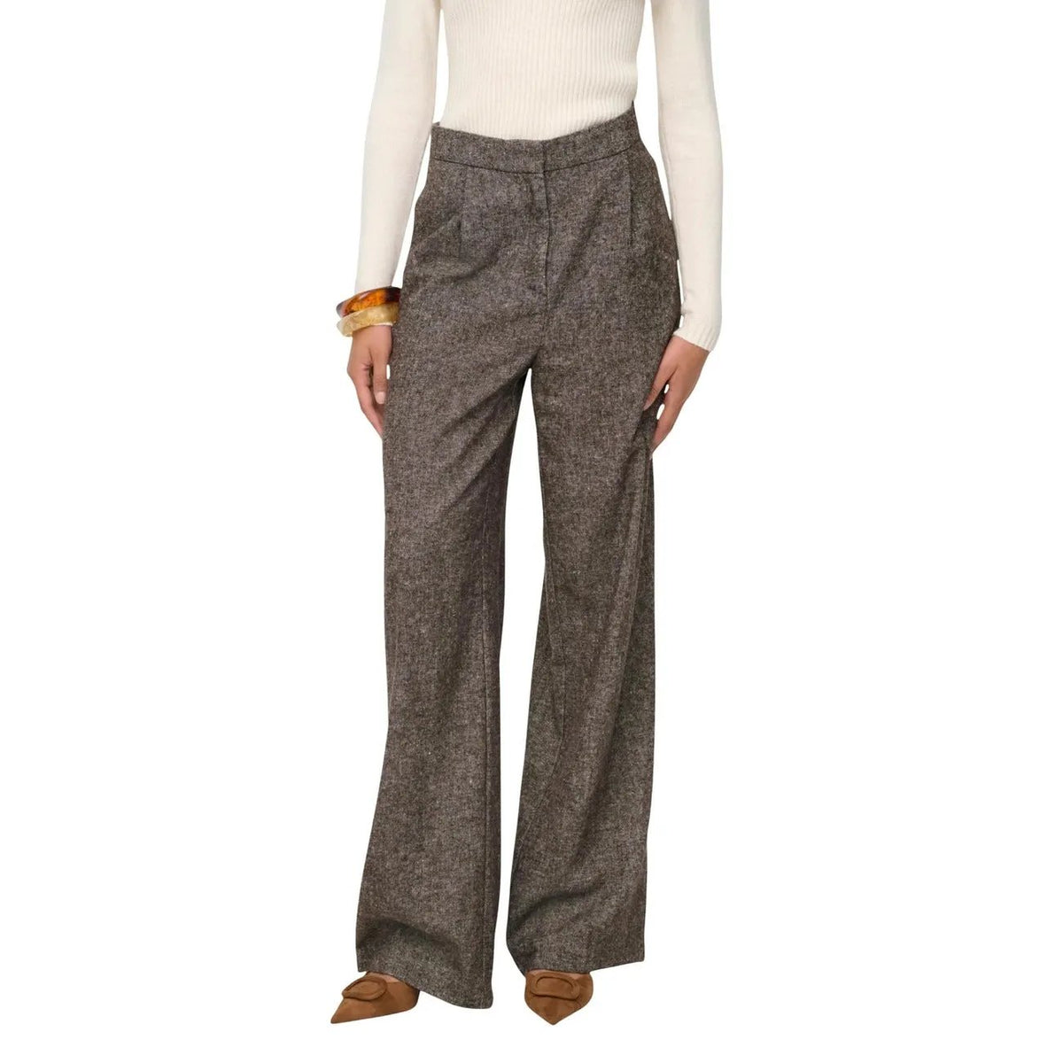 Only Women Brown Tailored Trousers With Stretch Comfort And Front Pockets by Only