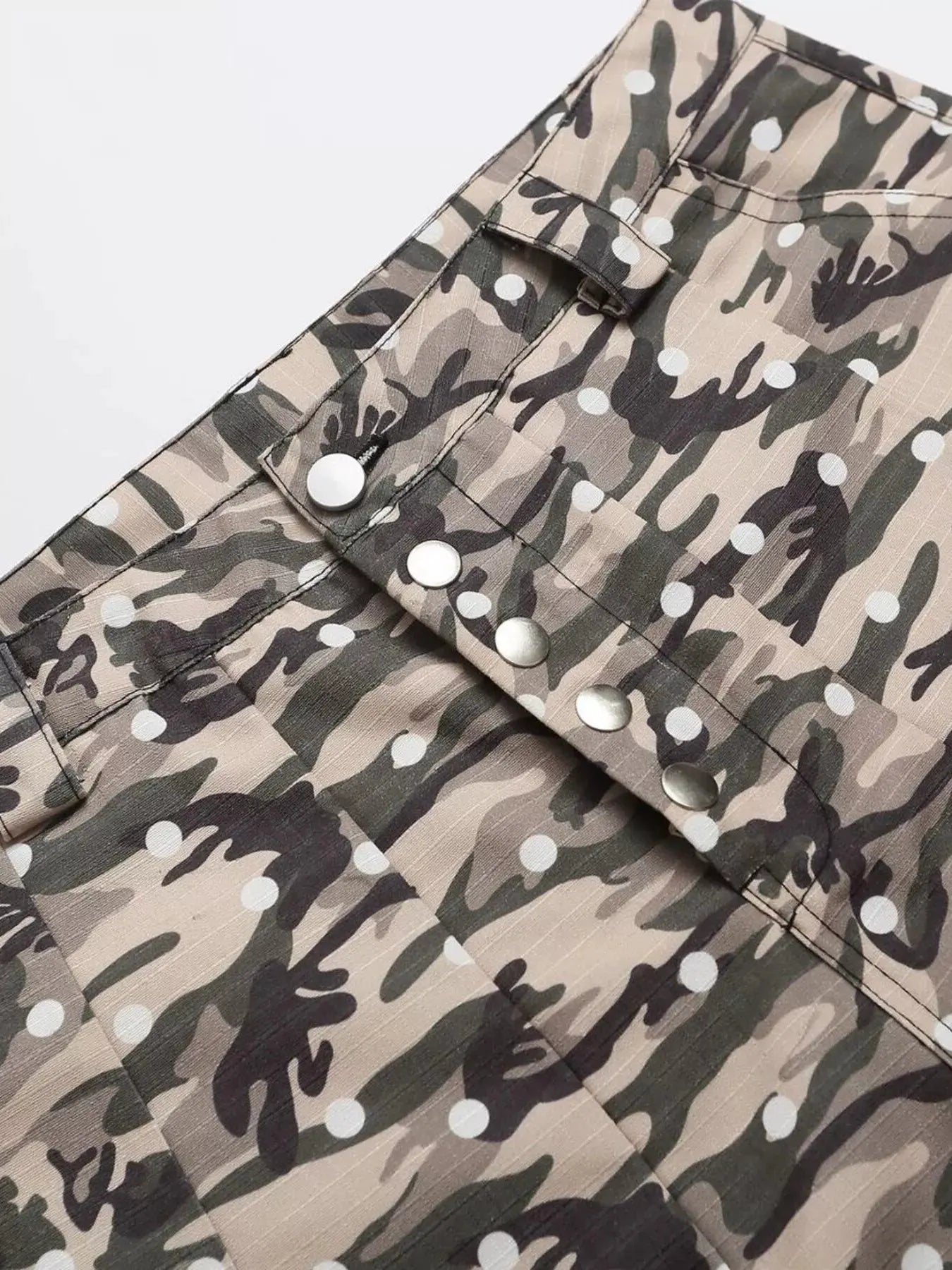 Men's Camouflage Cargo Capris by Trendsi