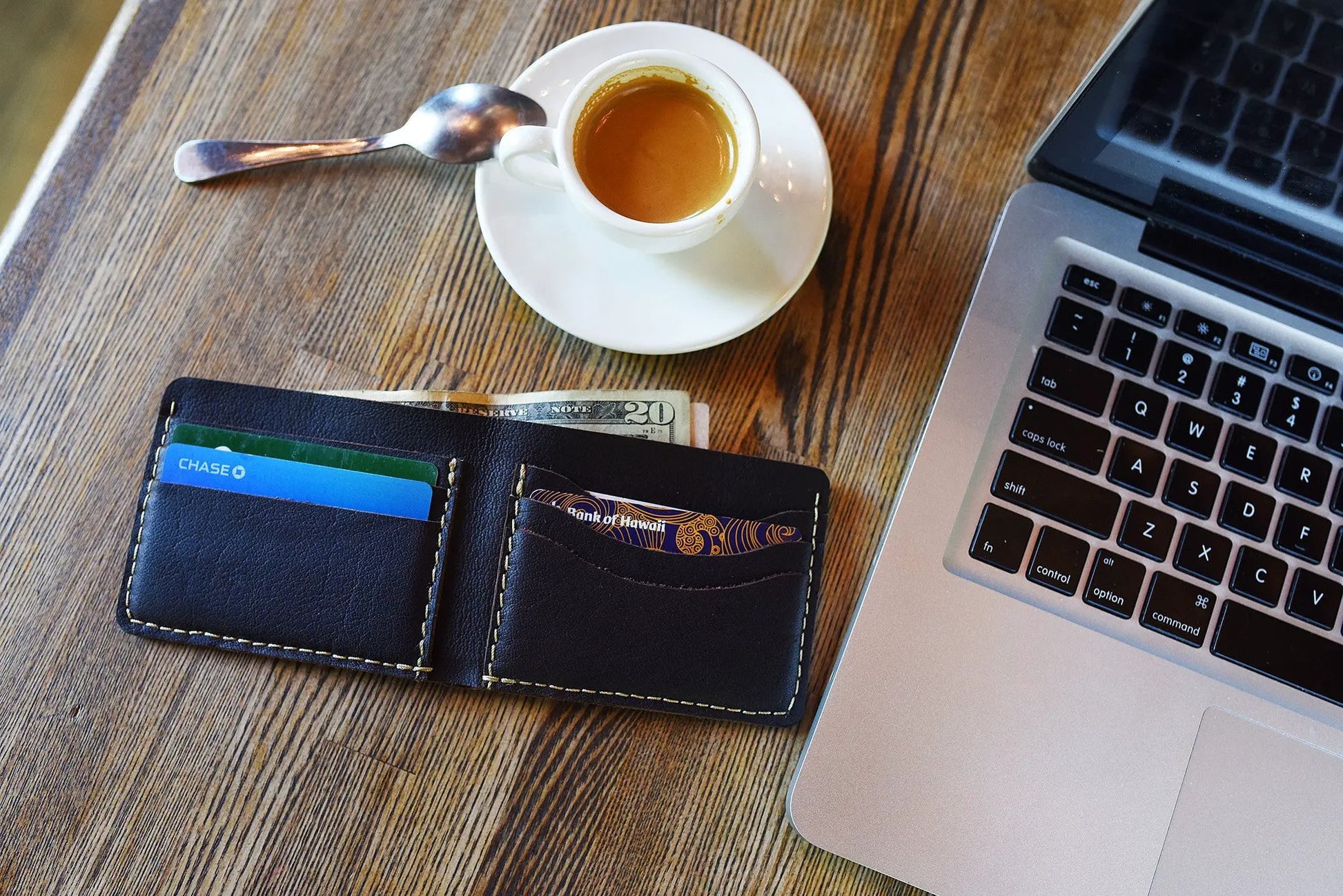 Wave Bifold by Kiko