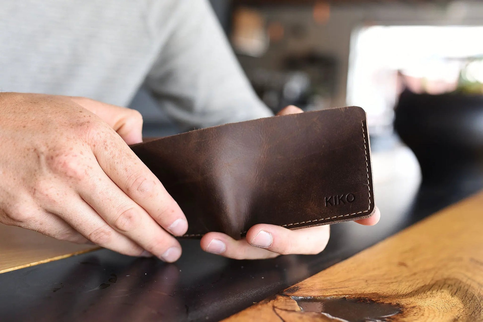 Straight Cut Bifold by Kiko