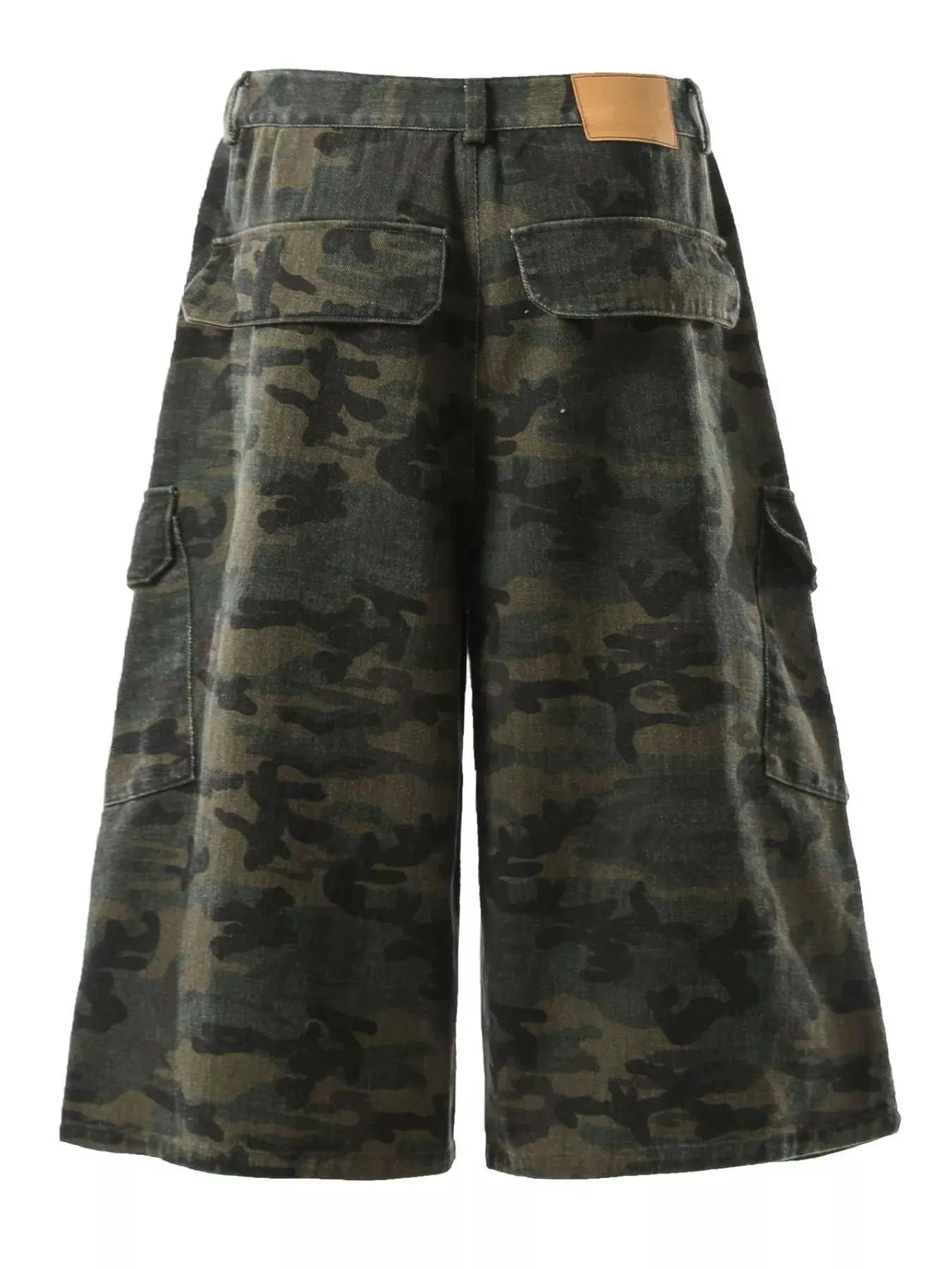Men's Camouflage Cargo Capris by Trendsi
