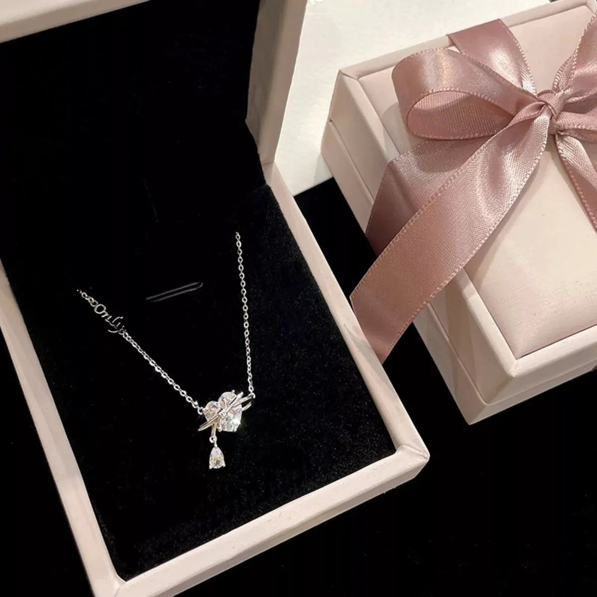 925 Sterling Silver Zircon Heart Necklace by Partner Labels