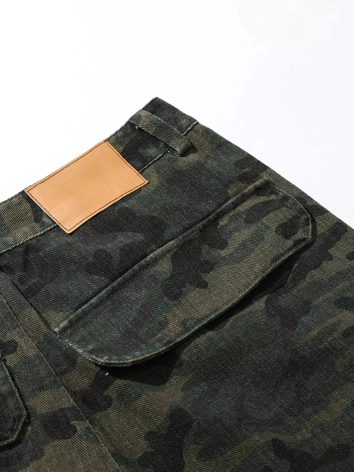 Men's Camouflage Cargo Capris by Trendsi