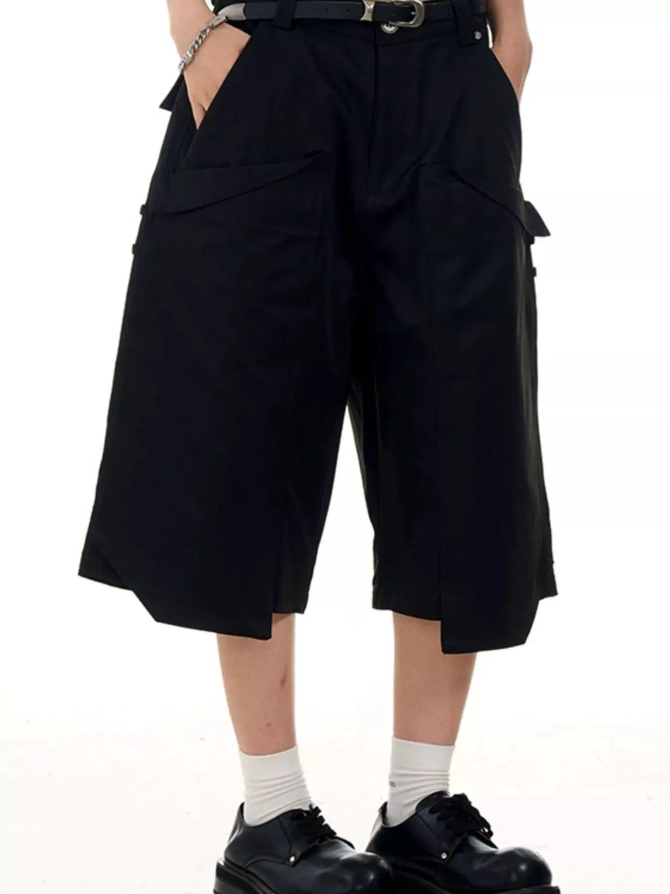 Men's Wide-Leg Cargo Capris by Trendsi