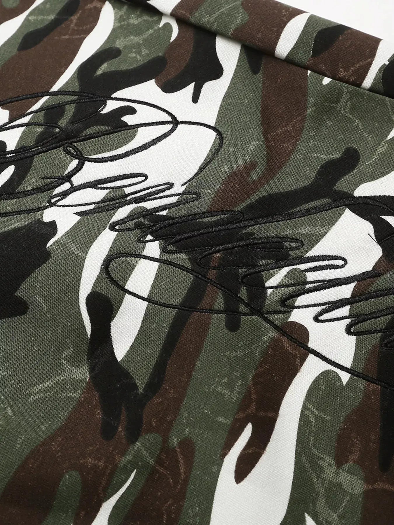 Men's Camouflage Print Capris by Trendsi