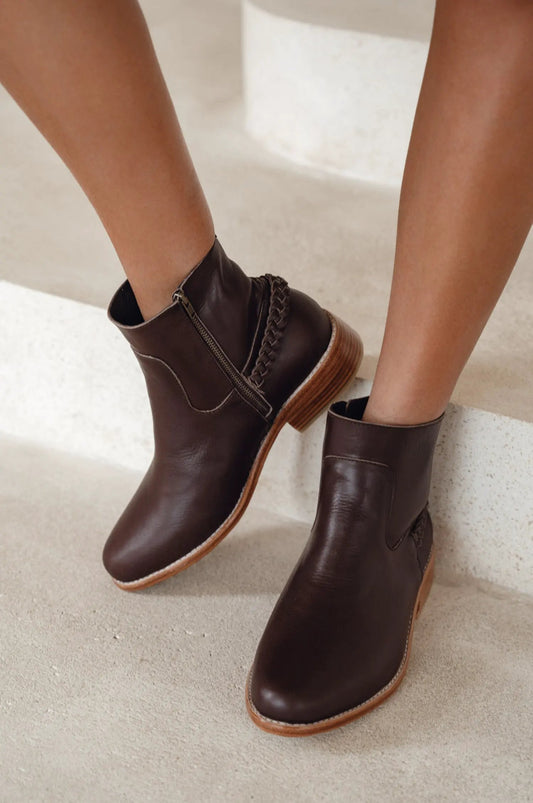 Alexa Chelsea Ankle Leather Boots by ELF