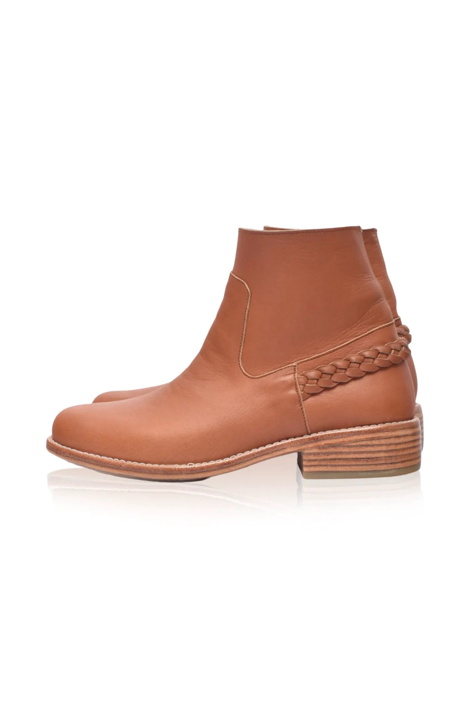 Alexa Ankle Leather Boots (Sz. 8.5) by ELF