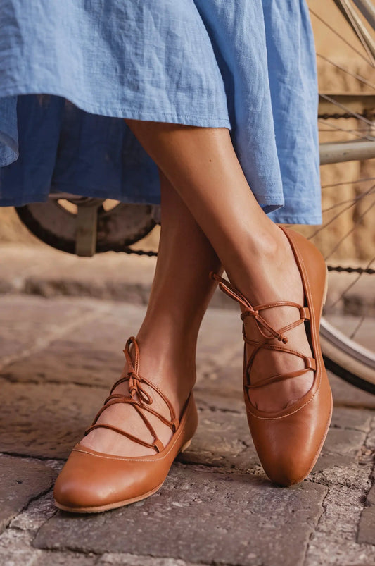 Ballerine Lace-Up Leather Flats by ELF