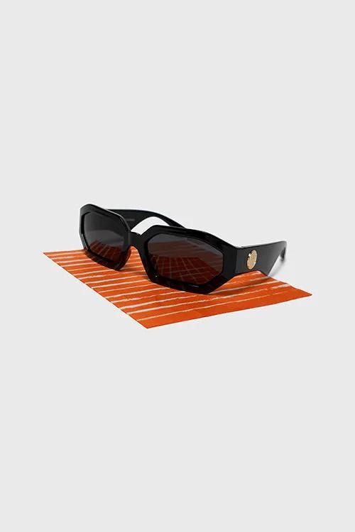 Side Circle In Summæry Sunglasses by Hideout
