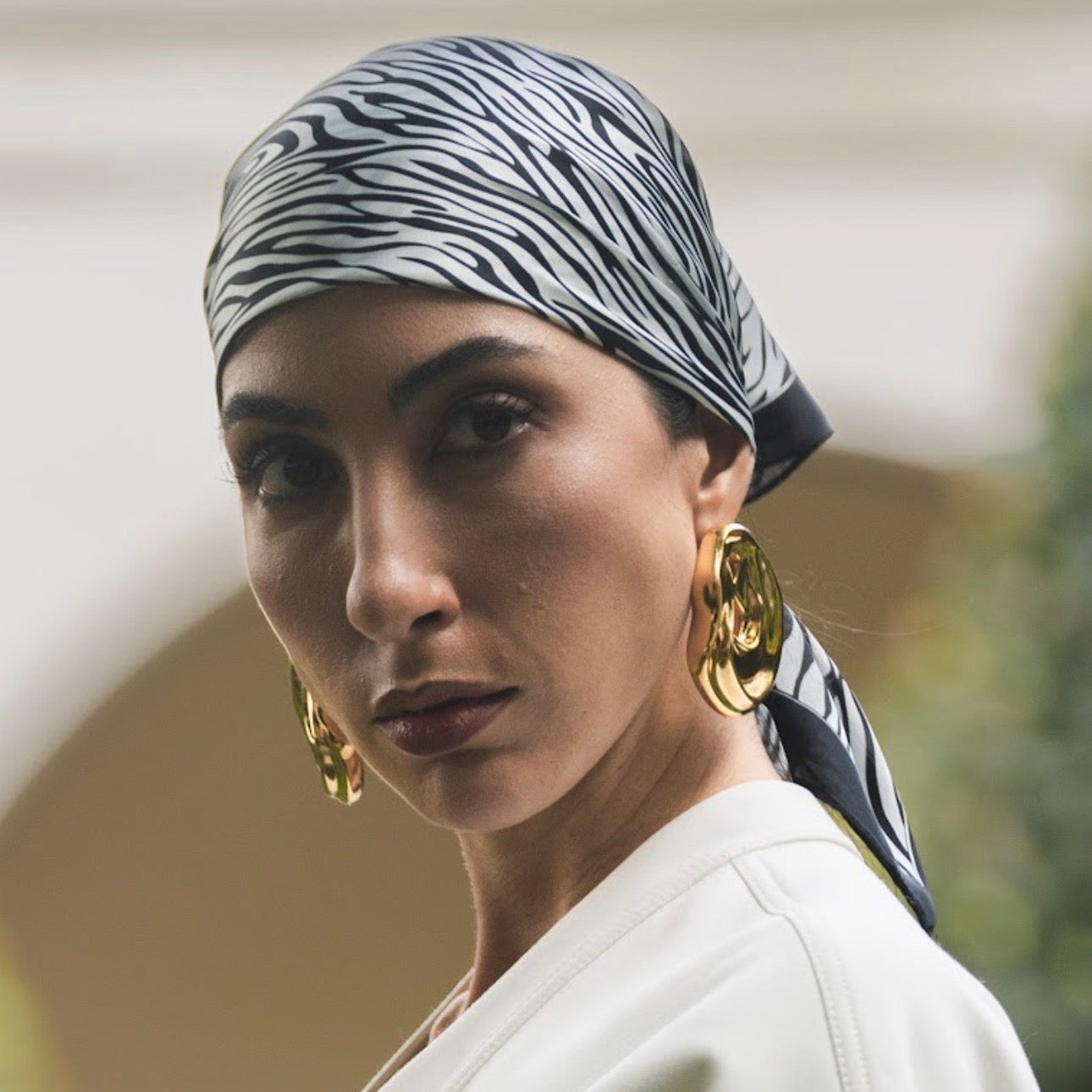 Clarice Maxi Abstract Oval Earrings-2