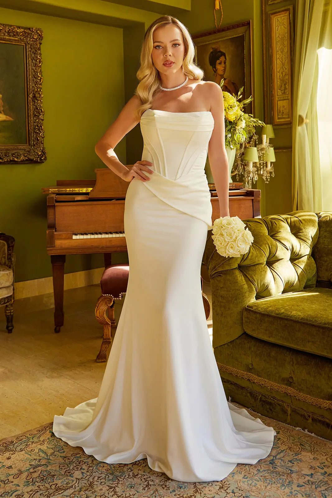 Fitted wedding dress, corset bodice is strapless, has a boat neckline-0