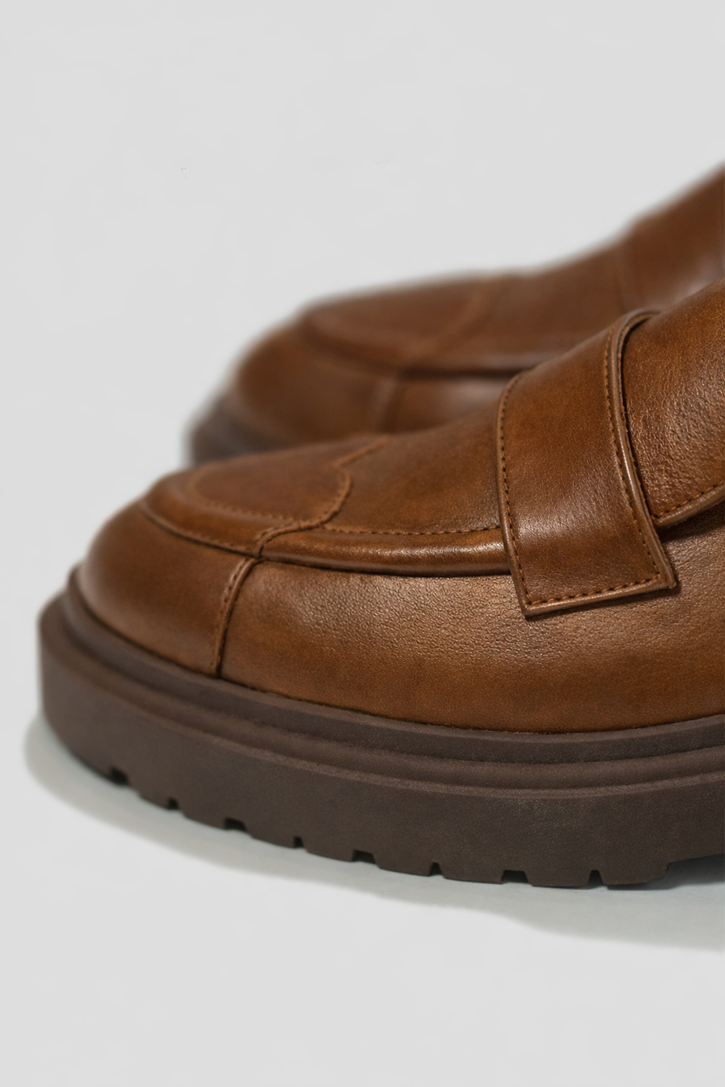 Heart Tip Leather Loafers by Hideout x Algori