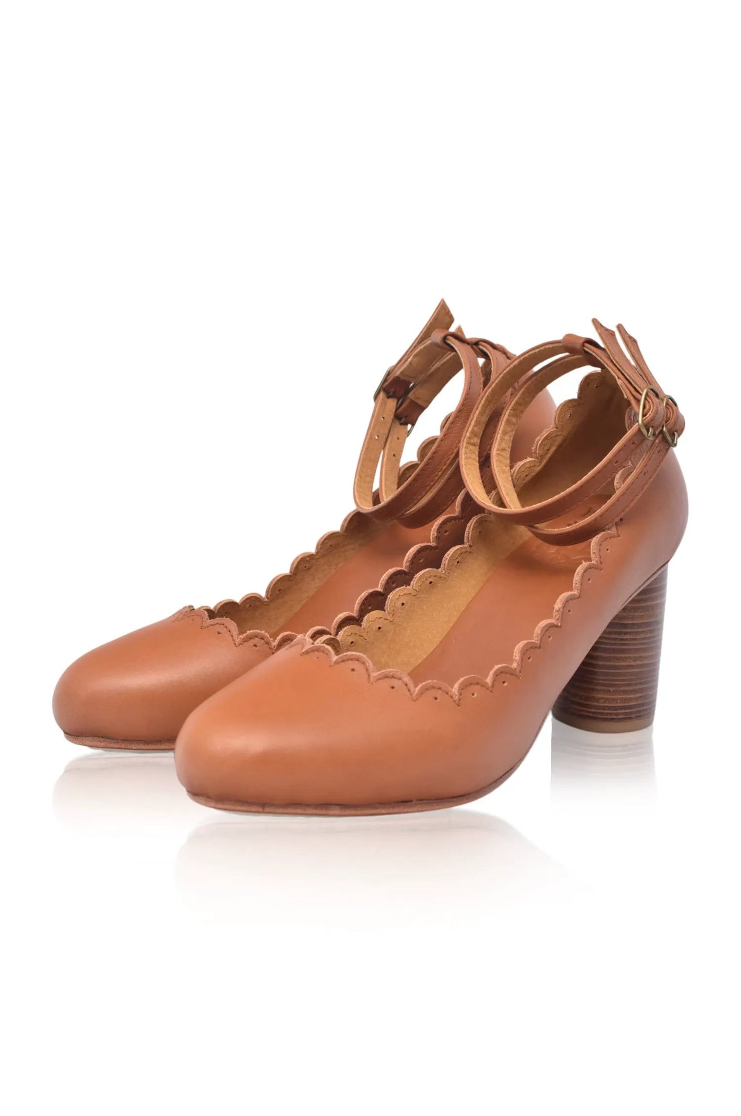 Hermosa Round Heel Leather Pumps by ELF