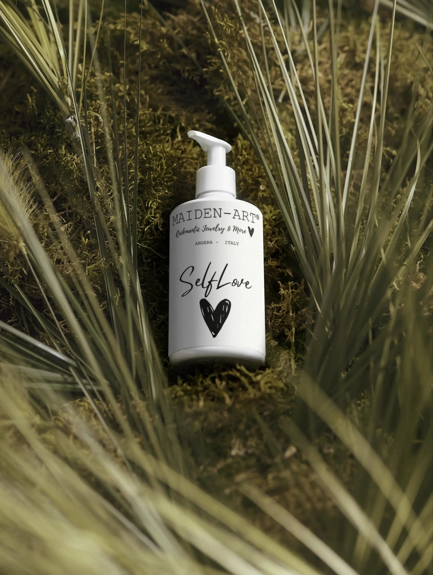 Mindful Hair Care - Moisturising Conditioner by Selfnamed