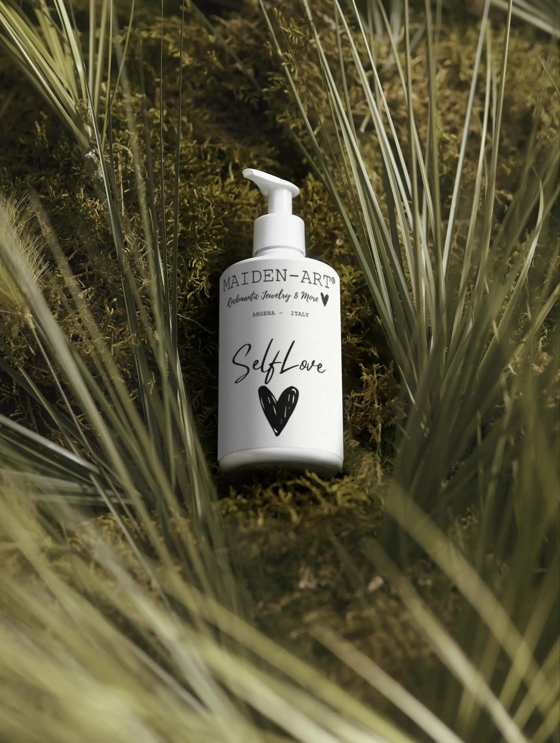 Mindful Hair Care - Moisturising Conditioner by Selfnamed