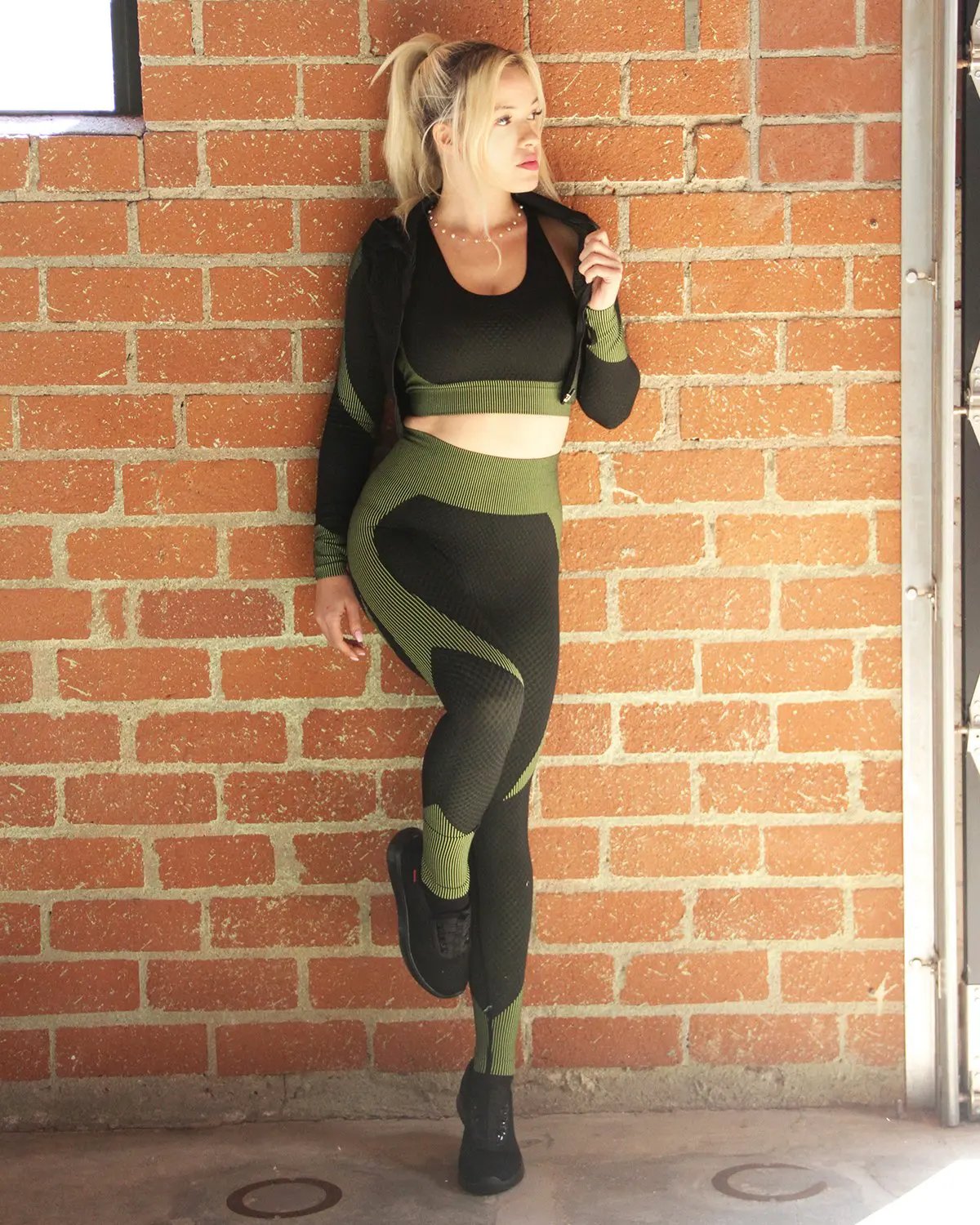 Trois Seamless Legging - Black With Green by Savoy Active