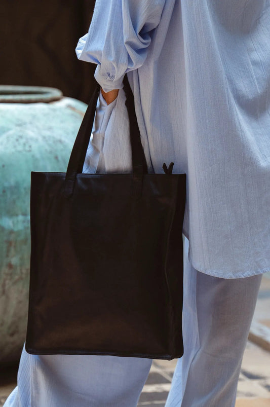Lifestyle Leather Tote Bag by ELF