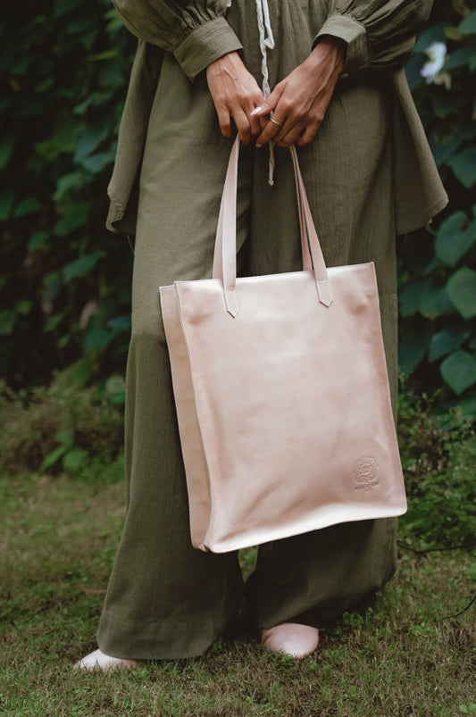 Lifestyle Leather Tote Bag by ELF