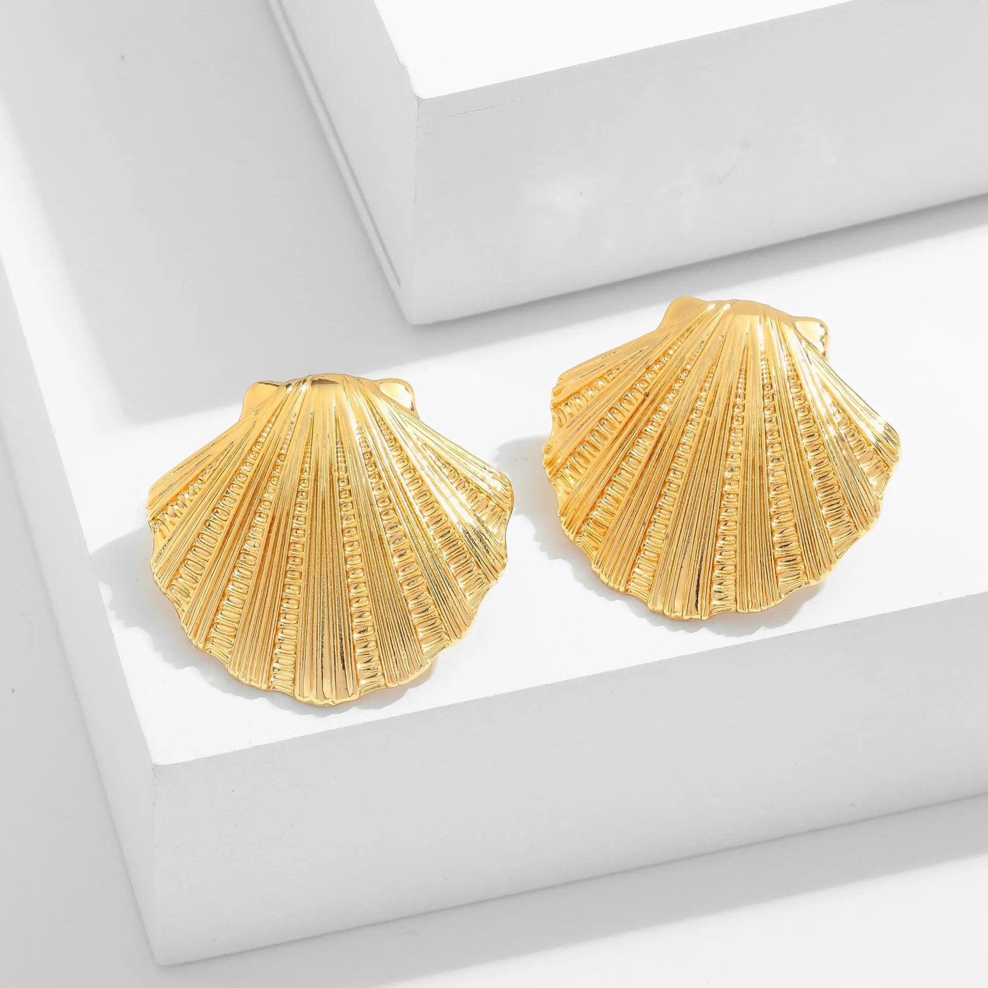 Earrings with high-end feel, starfish shells, ins earrings, metallic shell earrings, light luxury earrings by Dropsure