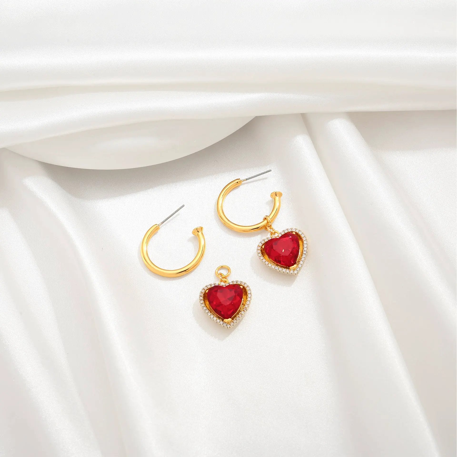 Light luxury retro red heart-shaped earrings, Herben-style noble lady's high-end and elegant ear rings, heart-shaped zircon earrings by Dropsure
