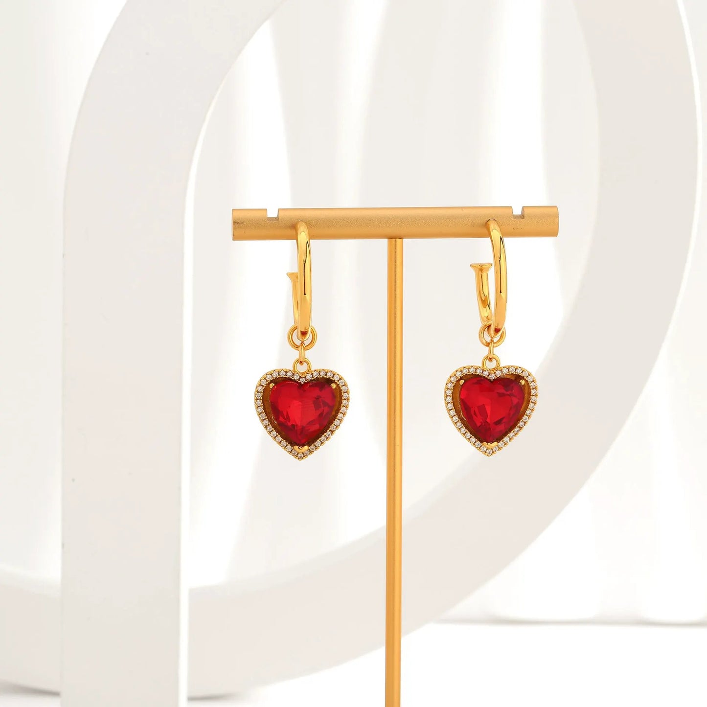 Light luxury retro red heart-shaped earrings, Herben-style noble lady's high-end and elegant ear rings, heart-shaped zircon earrings by Dropsure