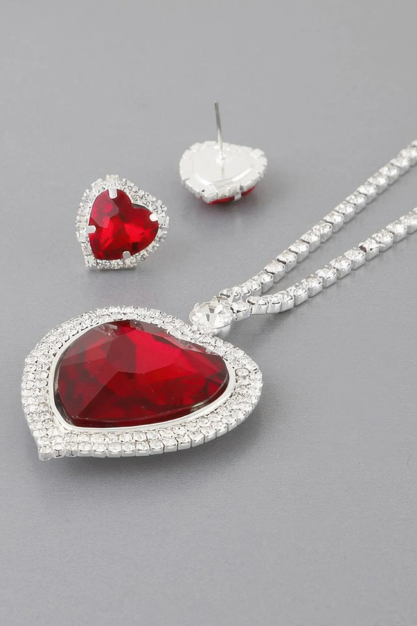 STUYVESANT Jeweled Crystal Heart Necklace: NYFW BYMANYC ® New York by BYMANYC ® New York