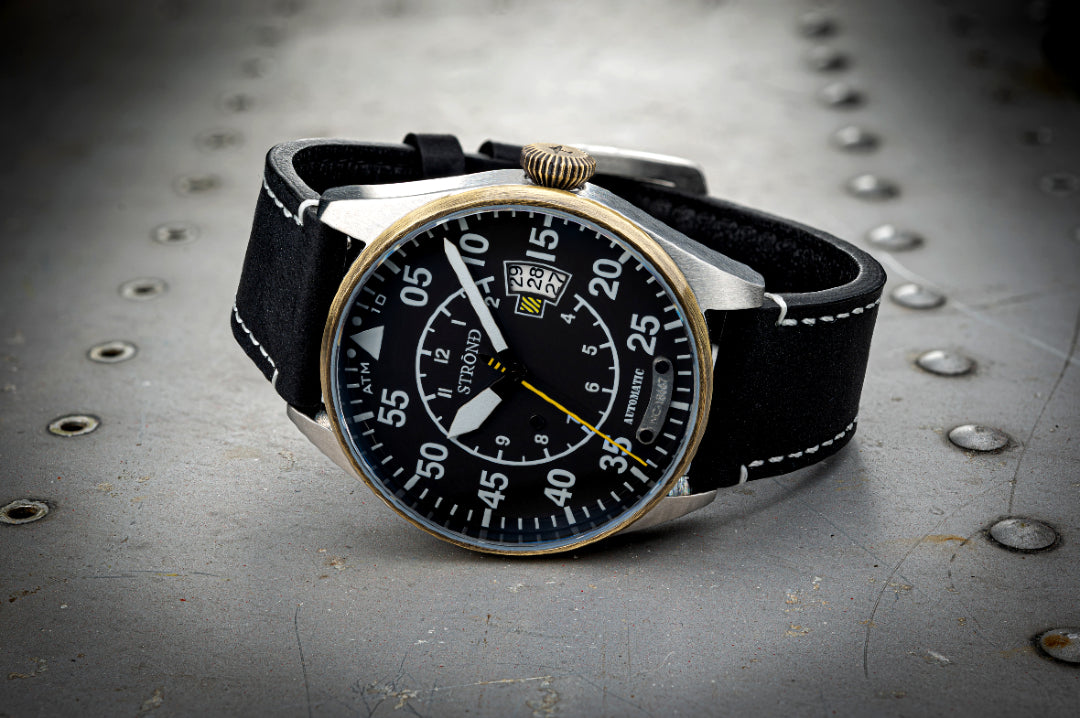 STROND DC‑4 Automatic in Flight Black | 316L Stainless Steel Watch