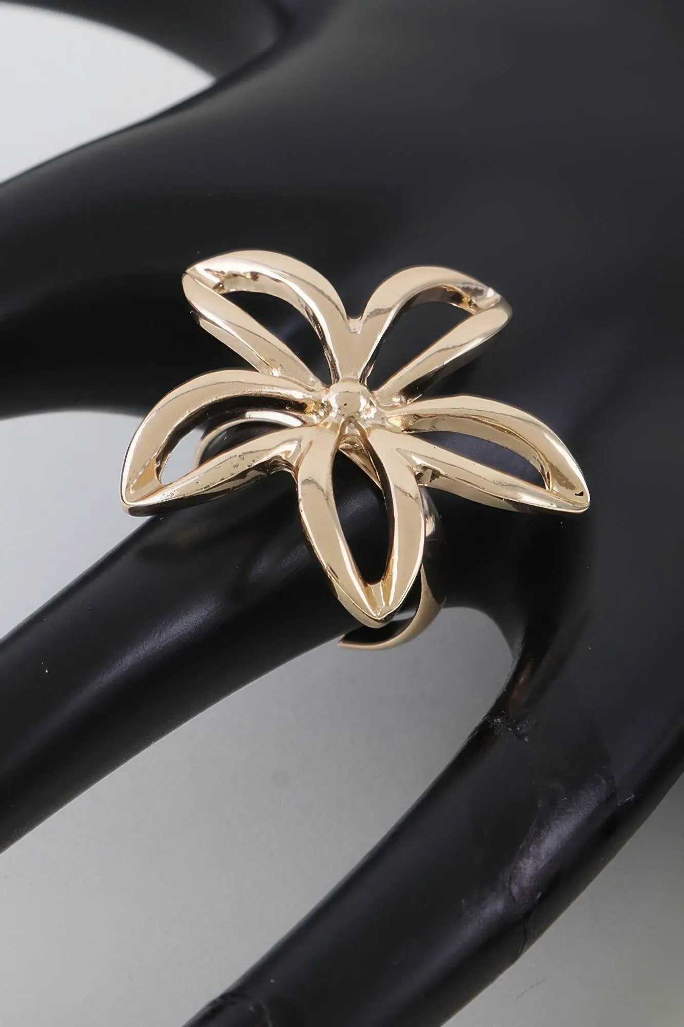 Women's Band Ring Polished Open Flower BYMANYC ® New York CONTEMPORARY FLORAL CUTOUT RING - New Collection by BYMANYC New York