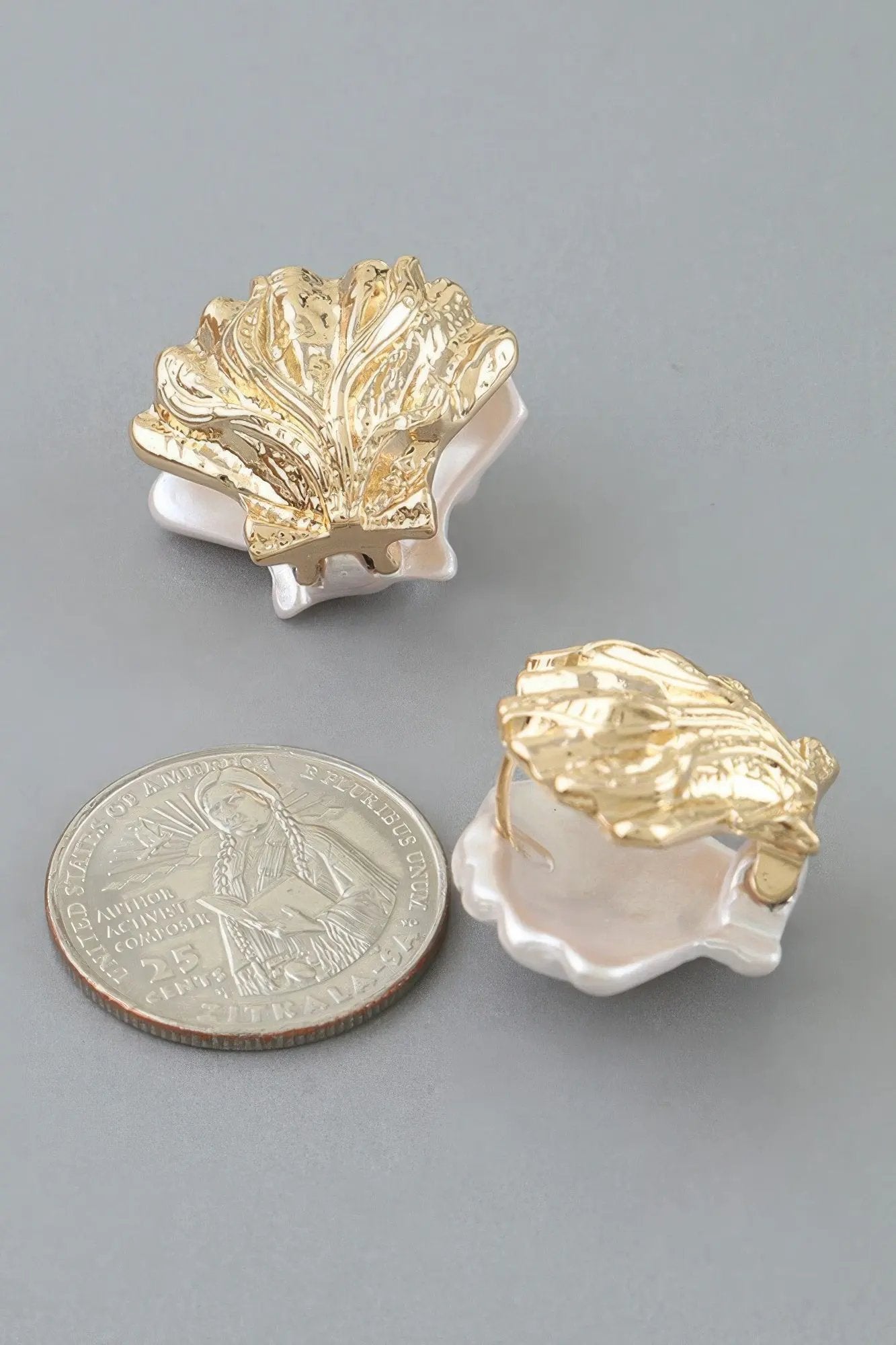 Women's Earrings Studs Clamshell BYMANYC ® New York HAMPTONS CLAMSHELL - New Collection by BYMANYC New York