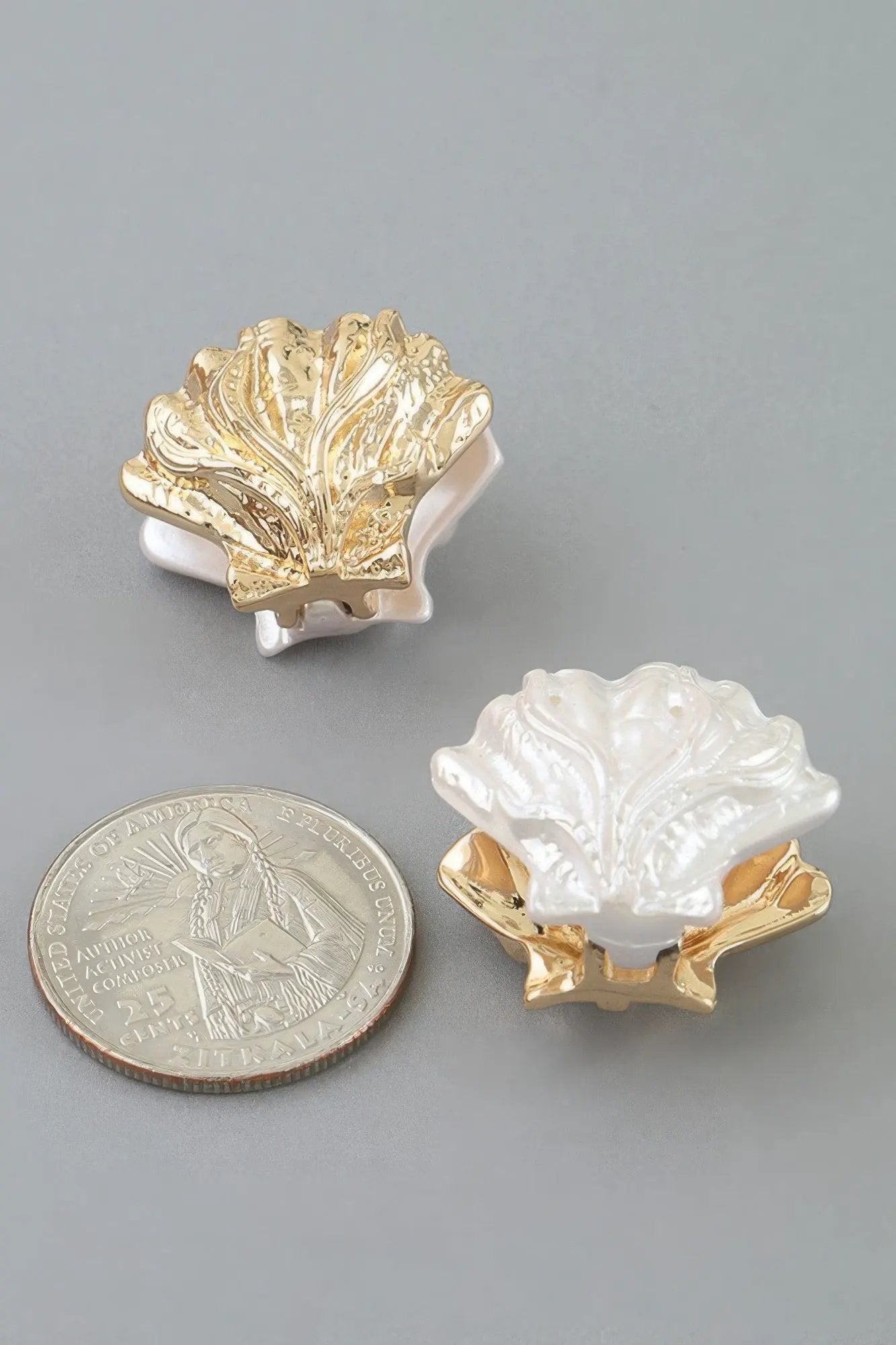 Women's Earrings Studs Clamshell BYMANYC ® New York HAMPTONS CLAMSHELL - New Collection by BYMANYC New York