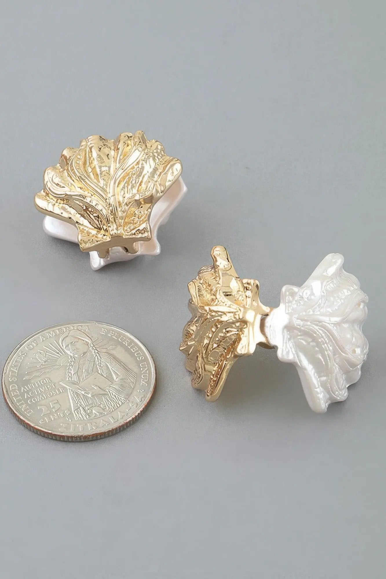 Women's Earrings Studs Clamshell BYMANYC ® New York HAMPTONS CLAMSHELL - New Collection by BYMANYC New York