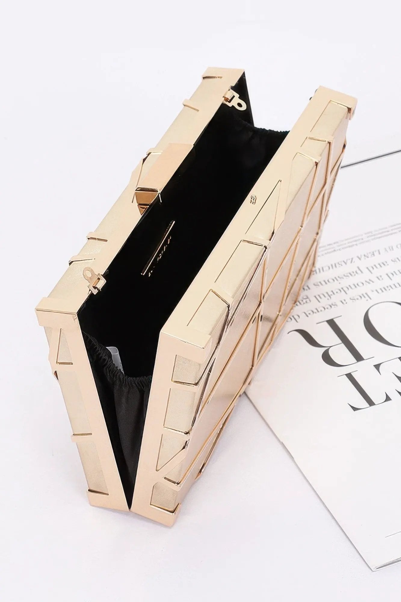 WOMEN'S METALLIC CLUTCH FIFTH AVENUE New Collection BYMANYC ® New York by BYMANYC ® New York