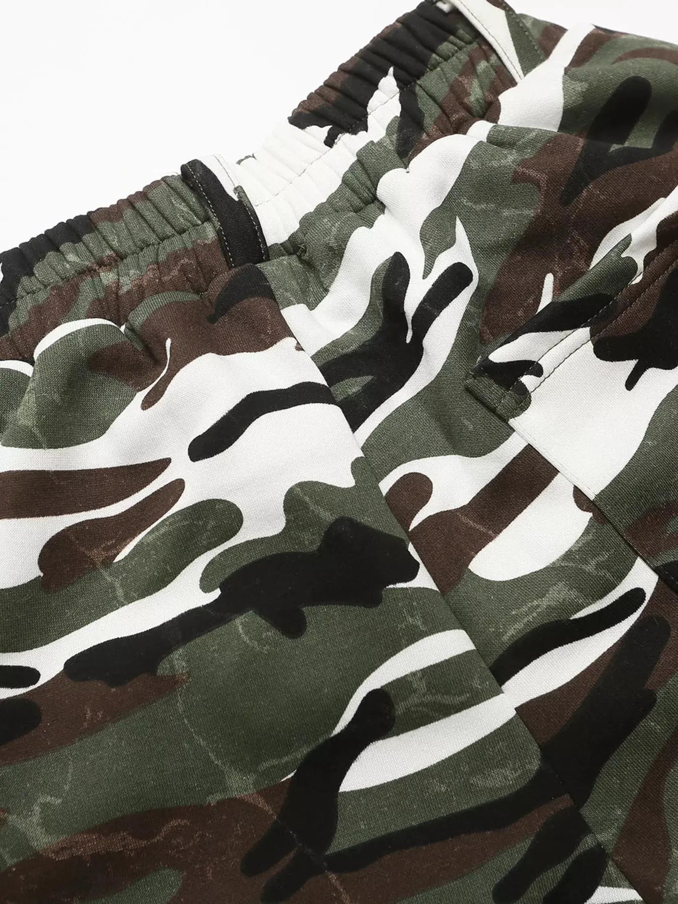 Men's Camouflage Print Capris by Trendsi