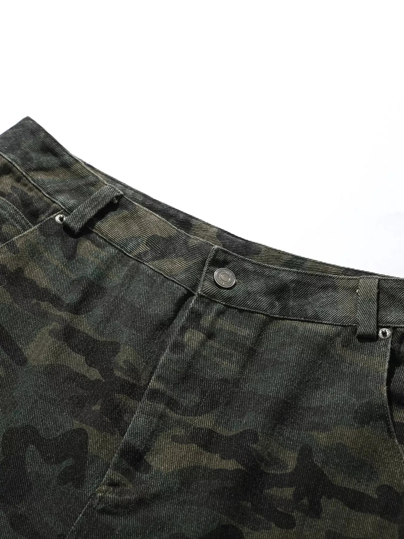 Men's Camouflage Cargo Capris by Trendsi