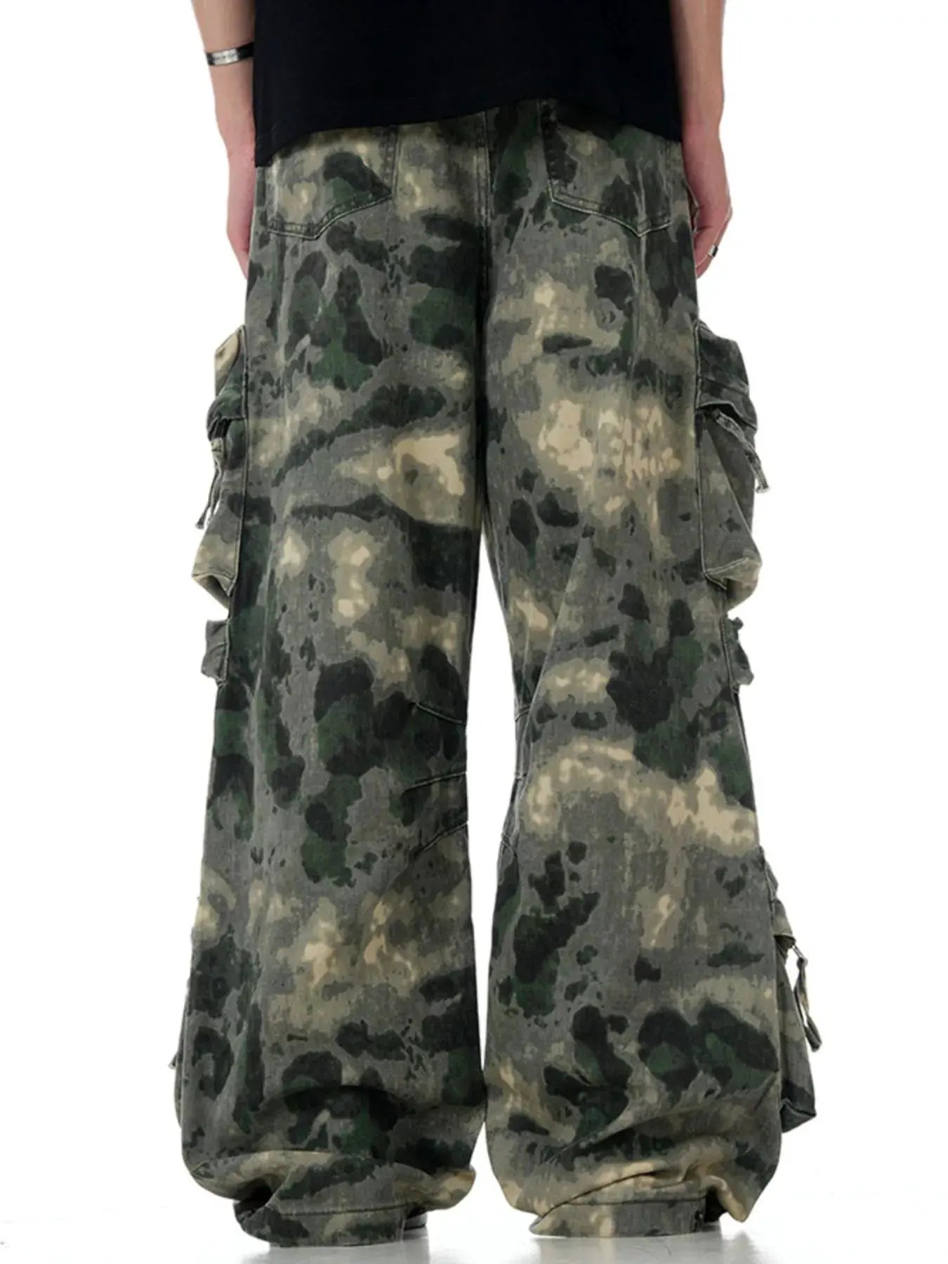 Men's Camouflage Loose Fit Cargo Pants by Partner Label