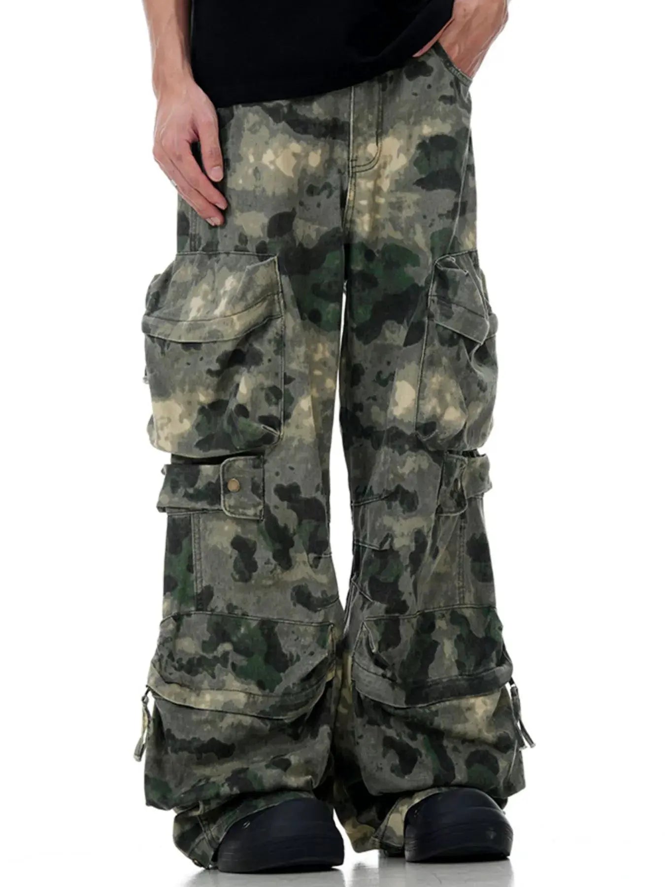 Men's Camouflage Loose Fit Cargo Pants by Partner Label