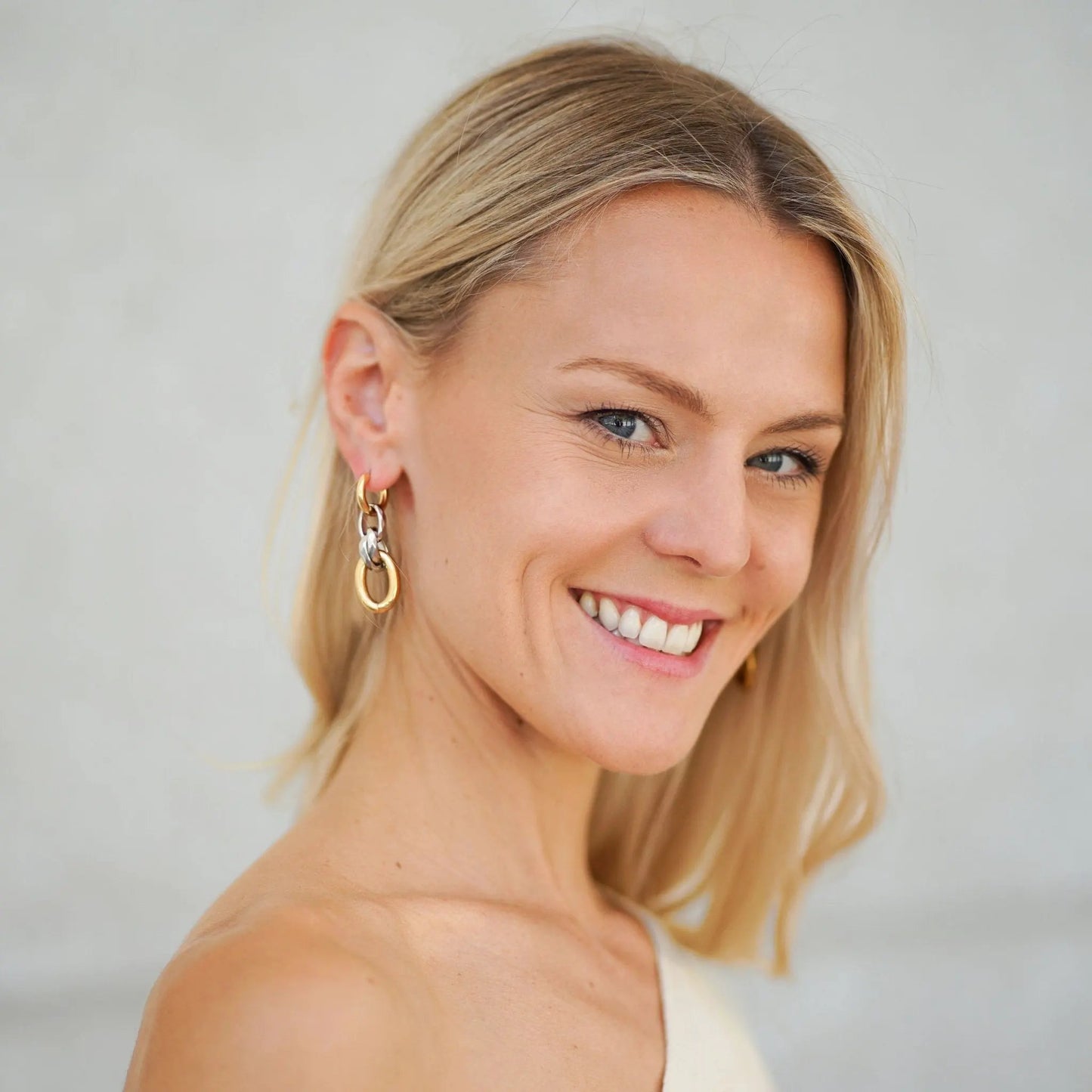 Earrings Chain II - Gold Plated Chain Drop Earrings by La Moda Me