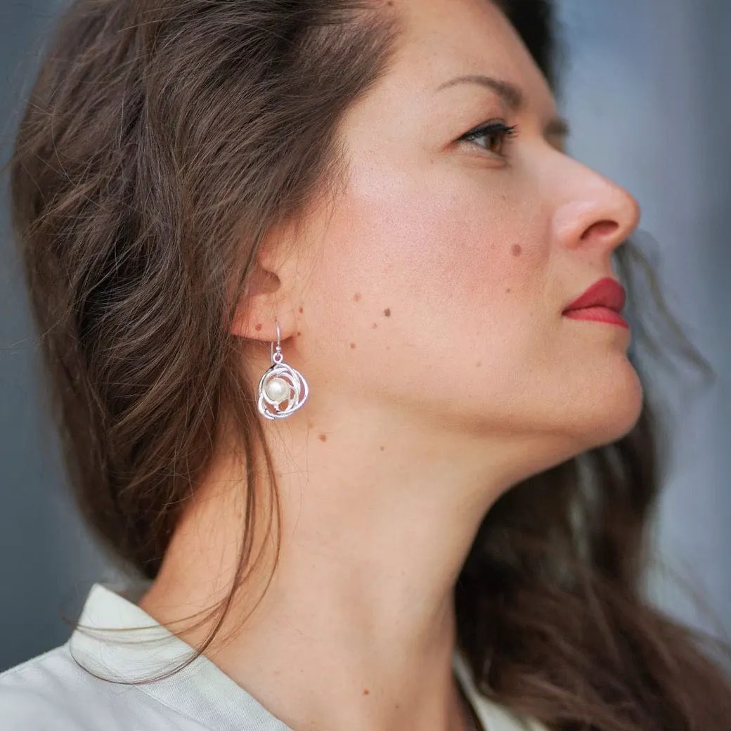 Earrings Twist - Gold Plated Twisted Design Earrings by La Moda Me