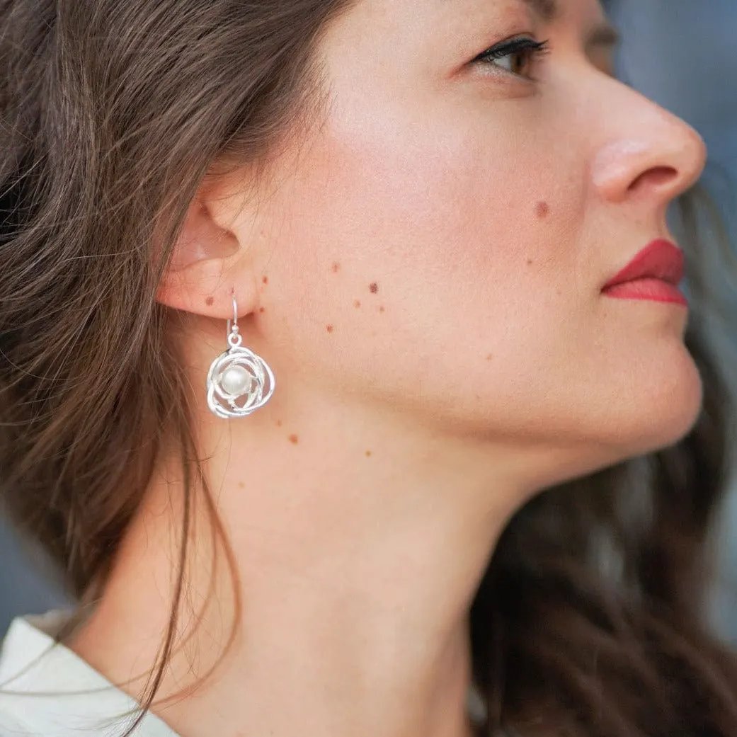 Earrings Twist - Gold Plated Twisted Design Earrings by La Moda Me