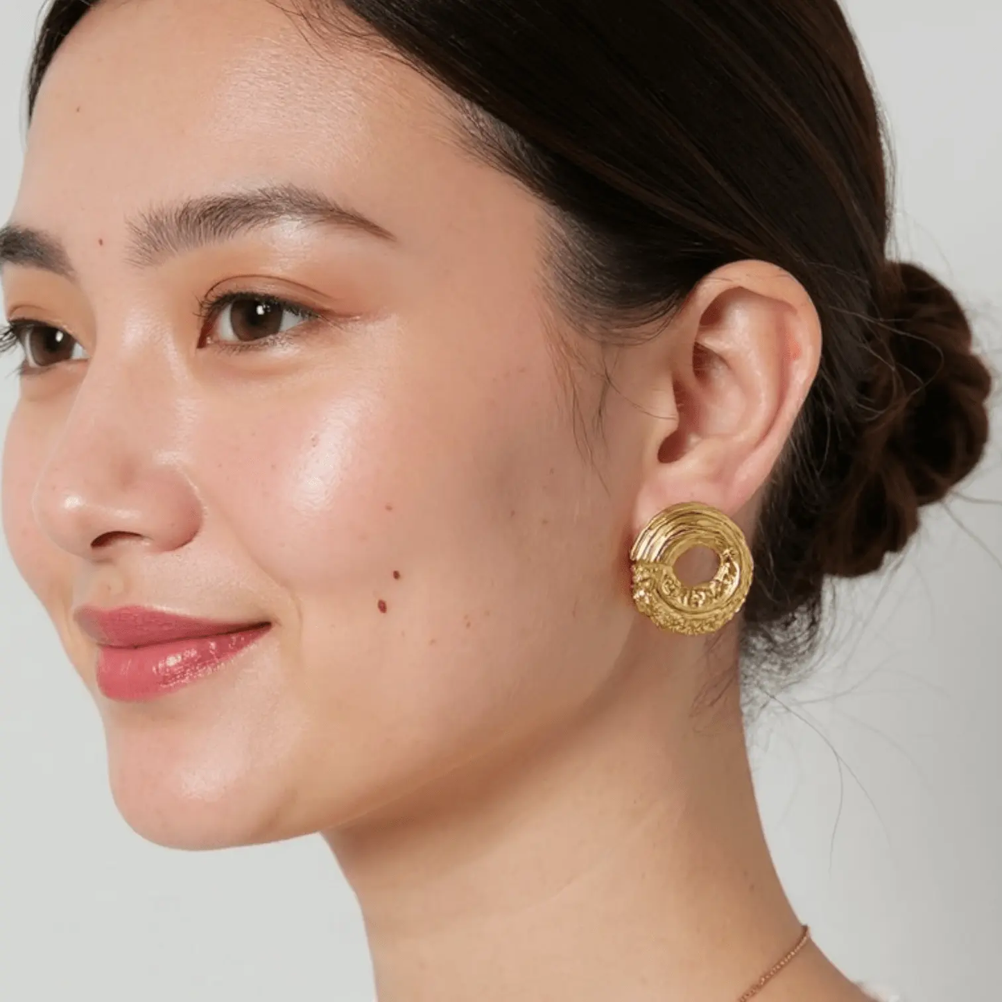 Earrings Yun - Gold Plated Minimalist Earrings by La Moda Me