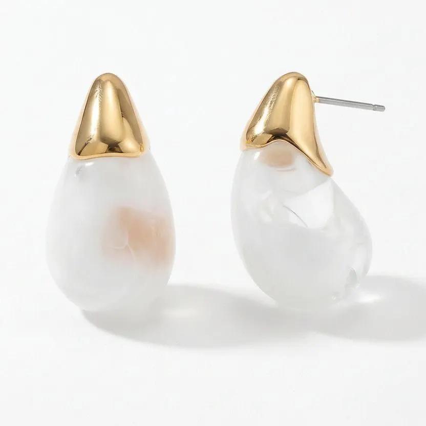Rais Pearl Drop Earrings by La Moda Me