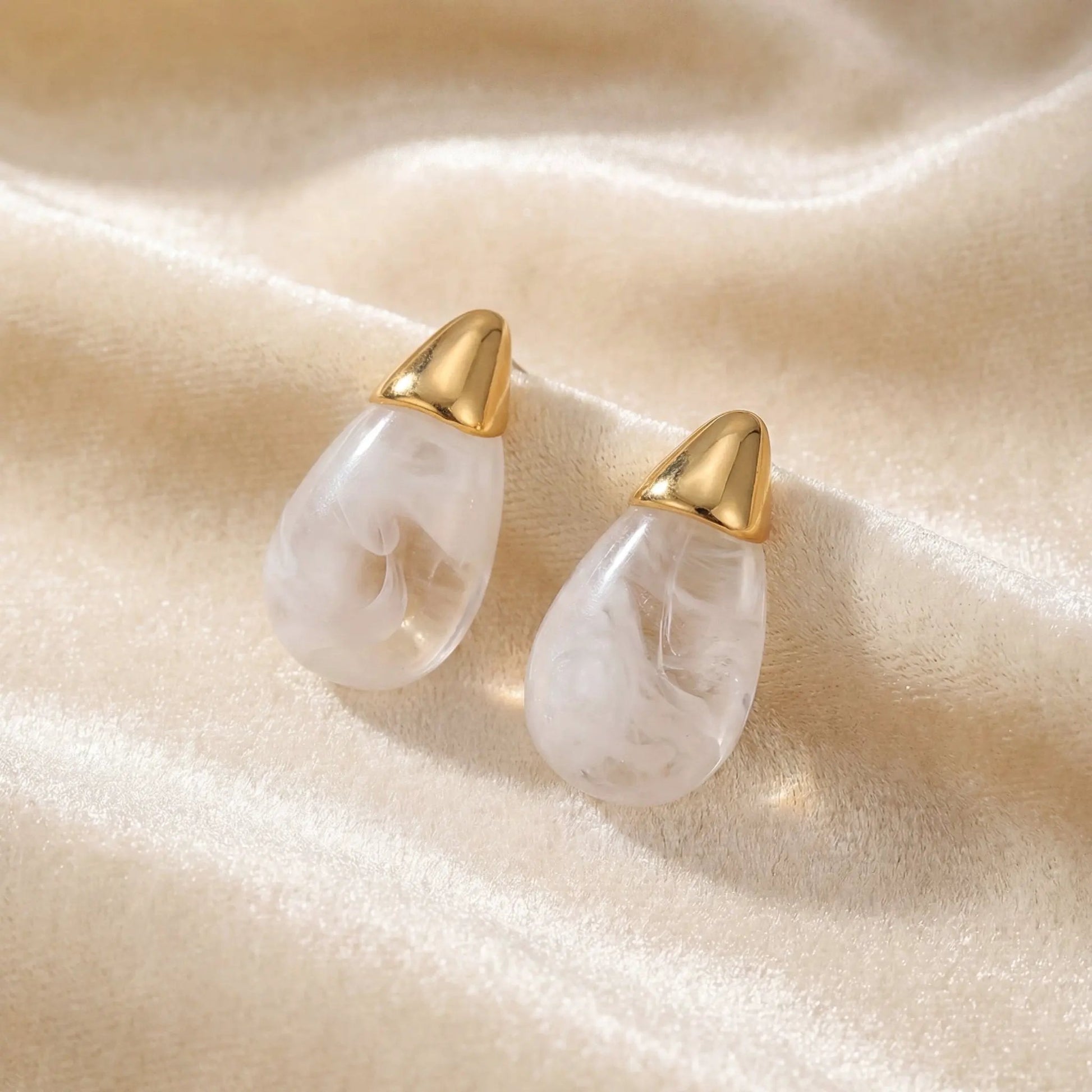 Rais Pearl Drop Earrings by La Moda Me
