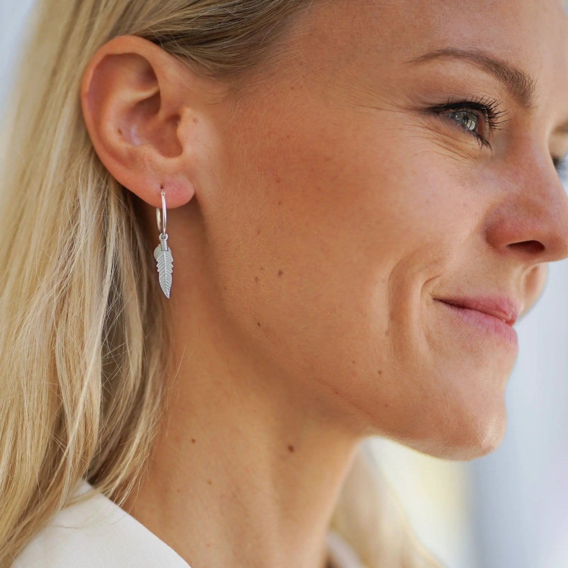 Earrings Feather - Gold Plated Feather Design Earrings by La Moda Me