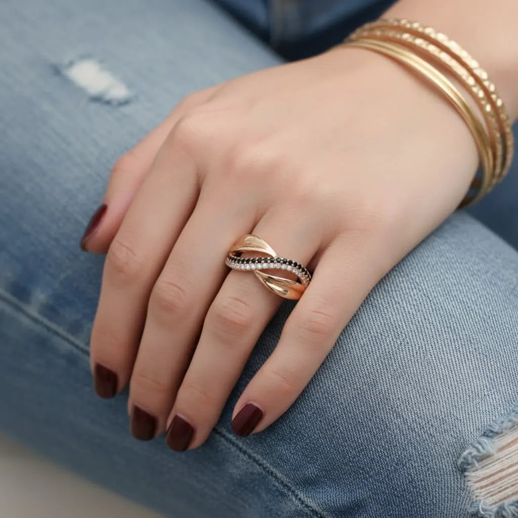 Erin - Twisted Ring with Black & White Zirconia by La Moda Me
