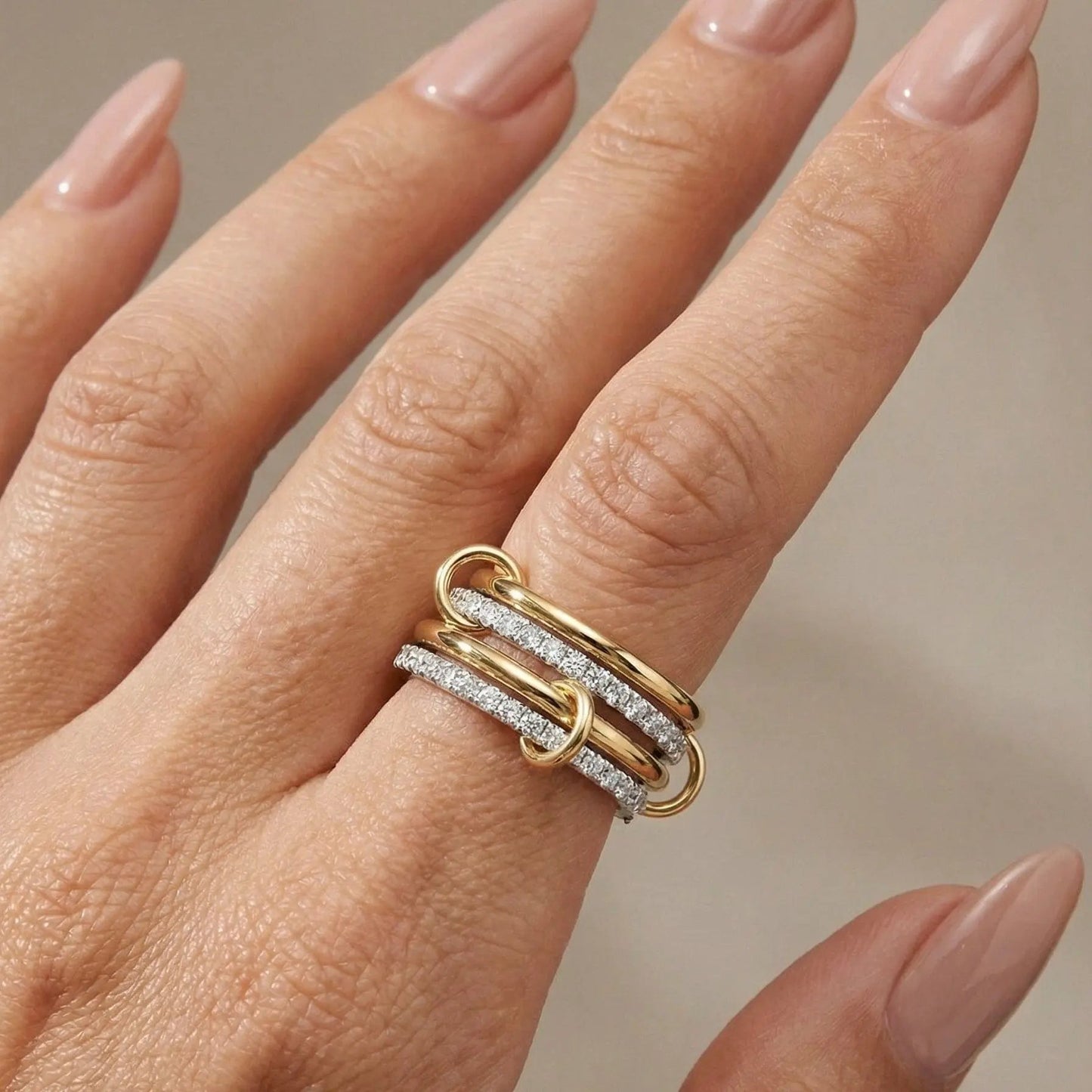 Holly - Interlocking Crystal Ring by LA MODA ME