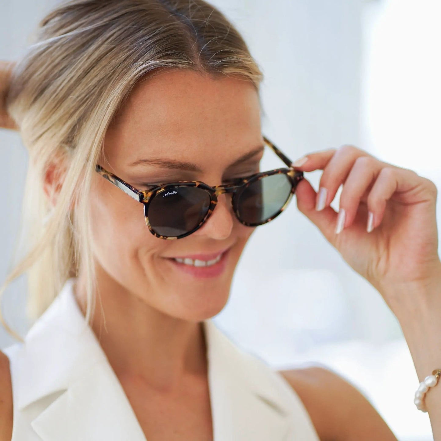 Minimalist Essentials Set - Sunglasses & Earrings Bundle by La Moda Me