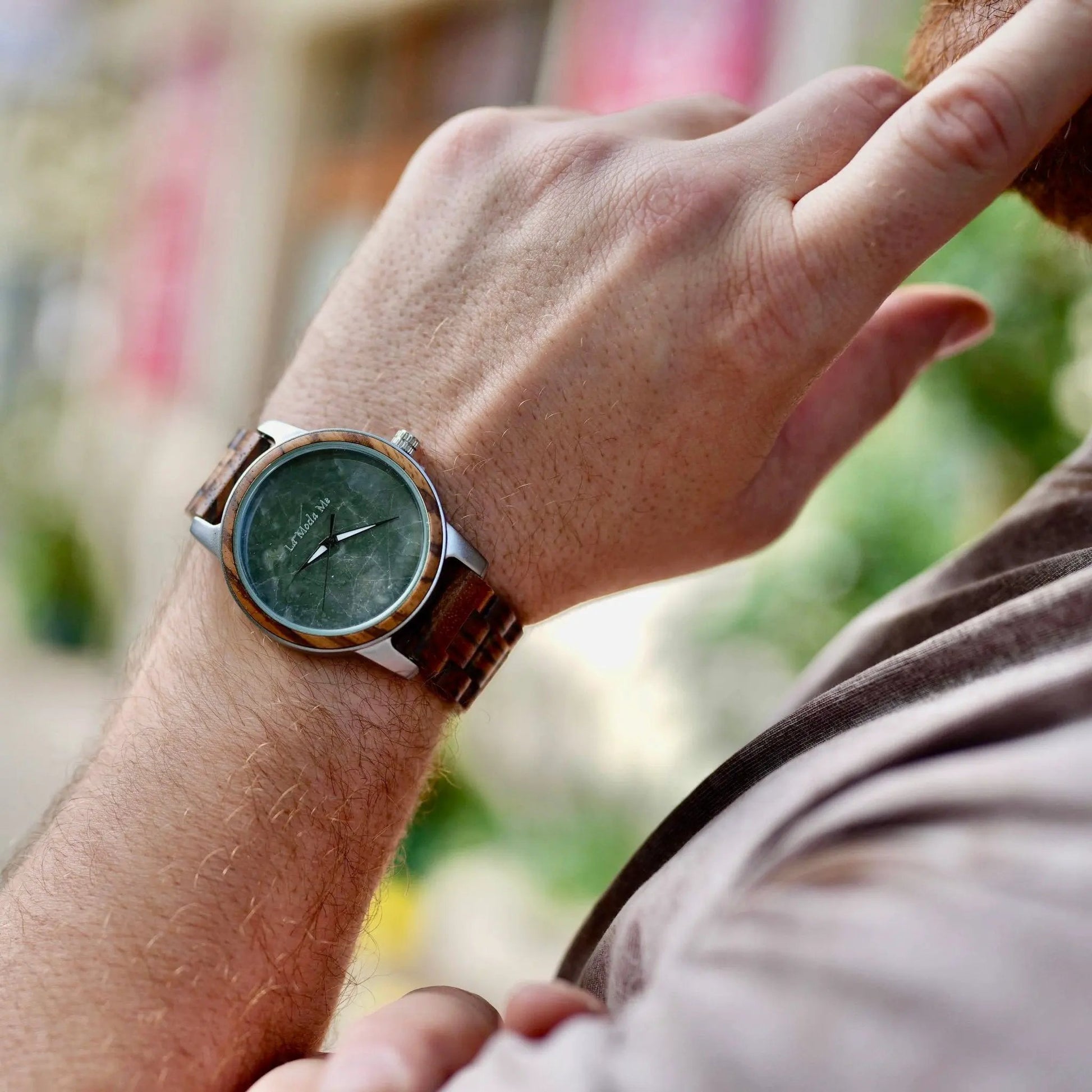 Watch Horizon - Eco-Friendly Walnut Wooden Timepiece by La Moda Me