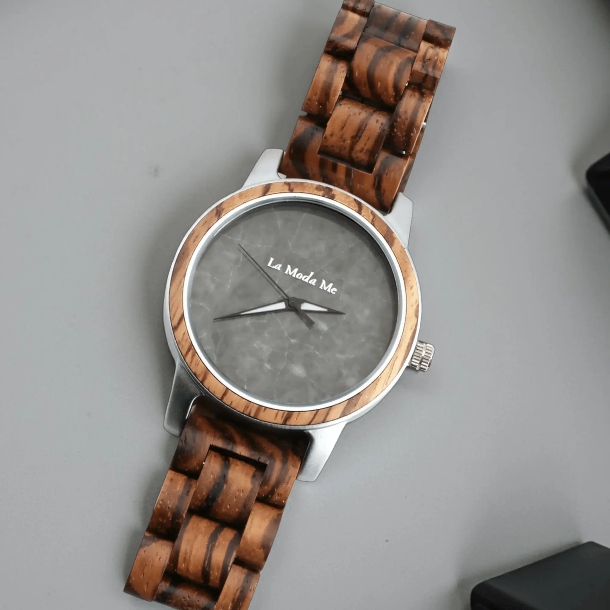 Watch Horizon - Eco-Friendly Walnut Wooden Timepiece by La Moda Me